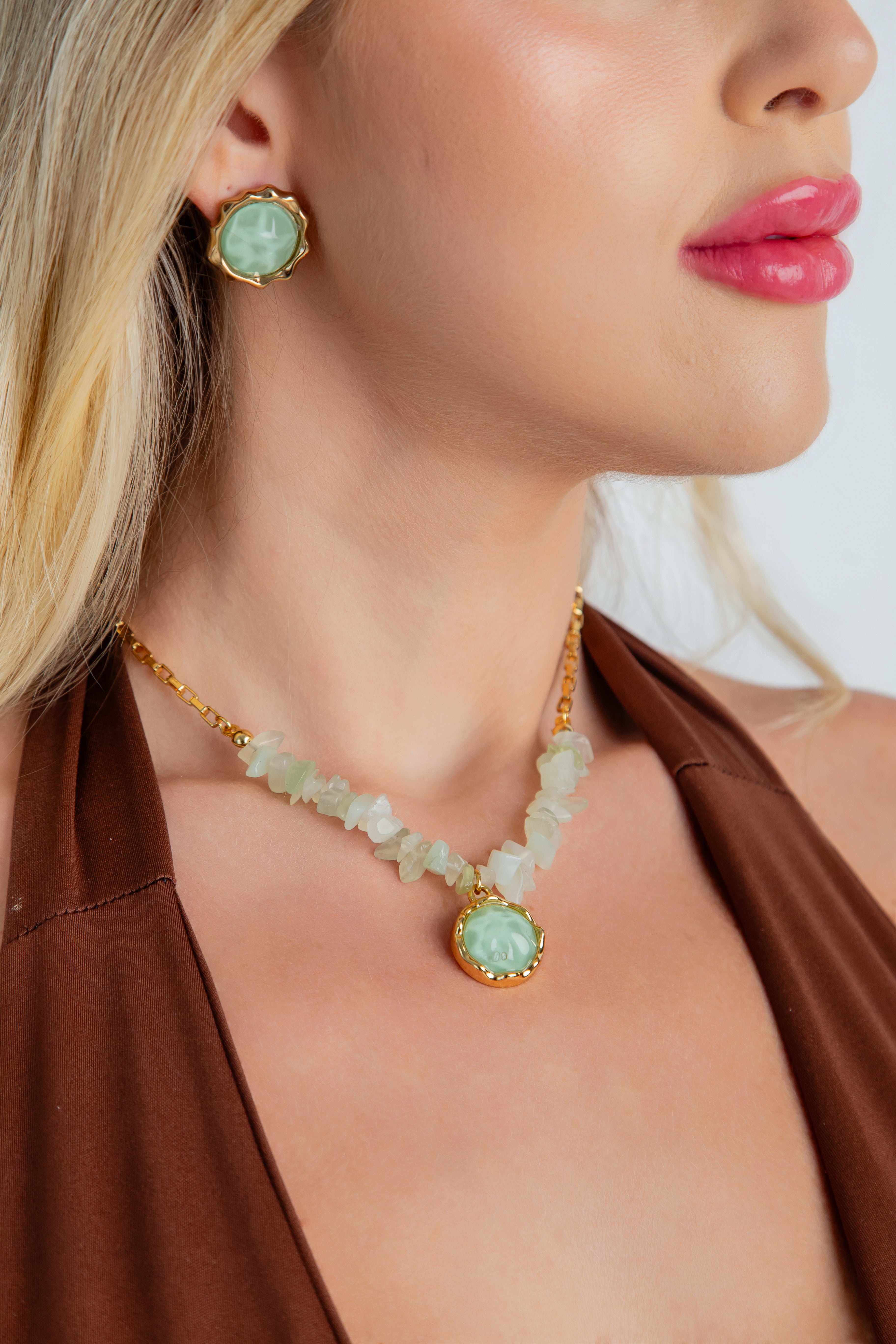 Chocker Cascalhos com Pedra Verde