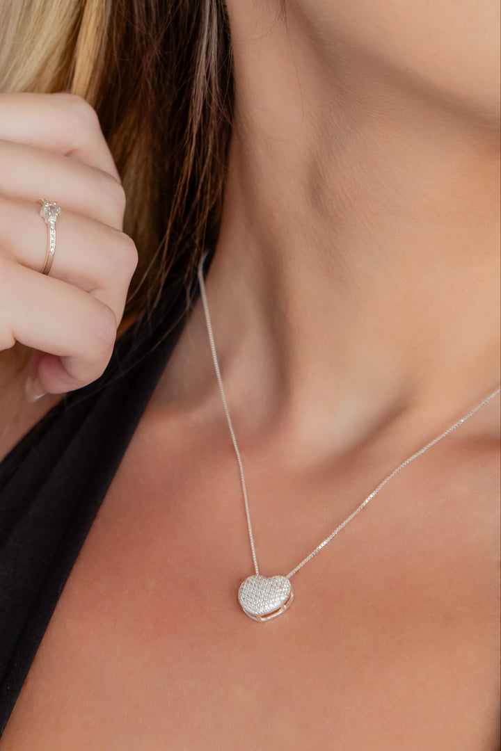 Colar com Pingente Coração Cravejado M