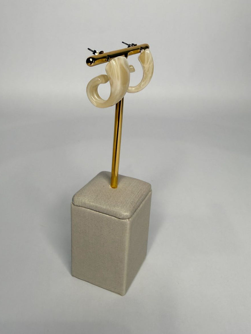 Brinco Caracol Resina