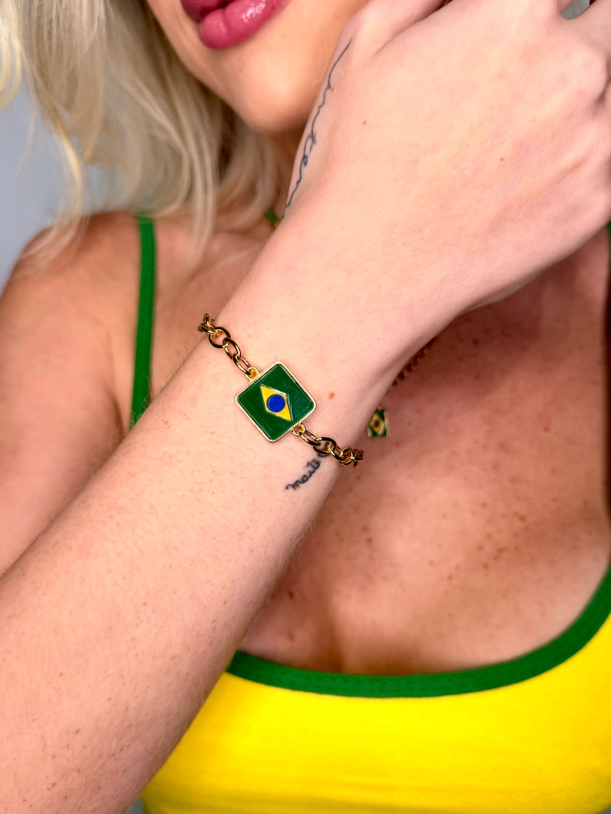 Pulseira Elo Americano com pingente bandeira