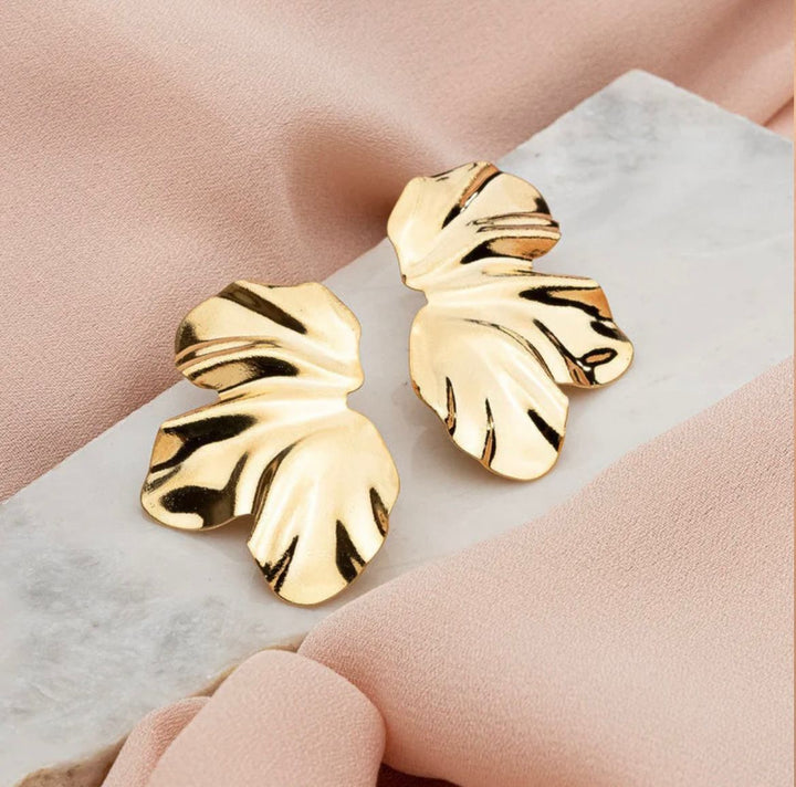 Brinco Meia Flor banhado a ouro 18k