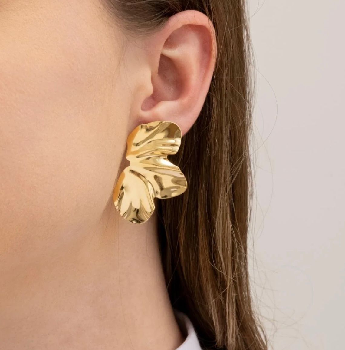 Brinco Meia Flor banhado a ouro 18k