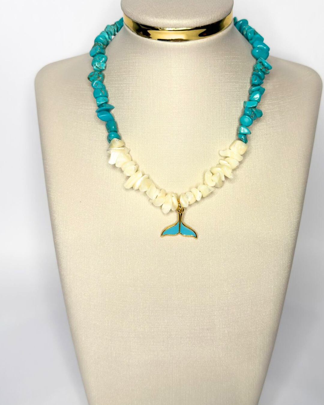 Chocker Cascalhos com Pingente Calda Sereia